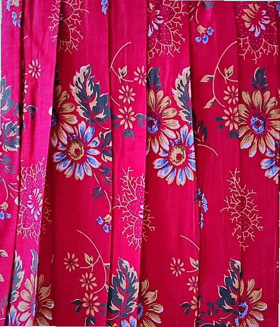 C&F Enterprises ~ 54" x 76" Full Size ~ Red w/Floral Design ~ Dust Ruffle Skirt
