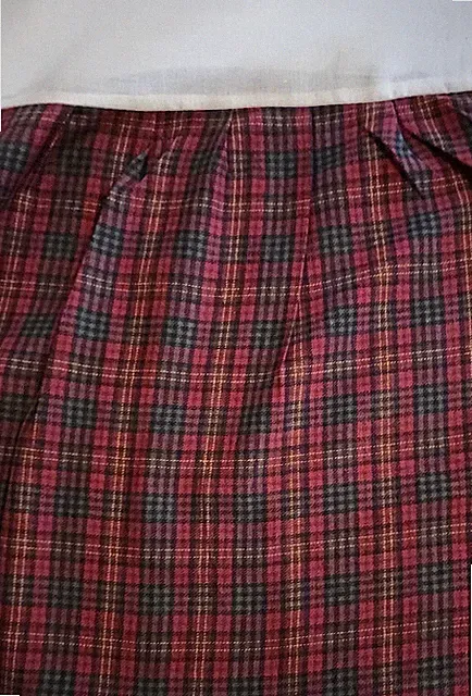 C&F Enterprises ~ 60" x 80" Queen Size ~ PLAID Dust Ruffle ~ 14" Drop Bed Skirt