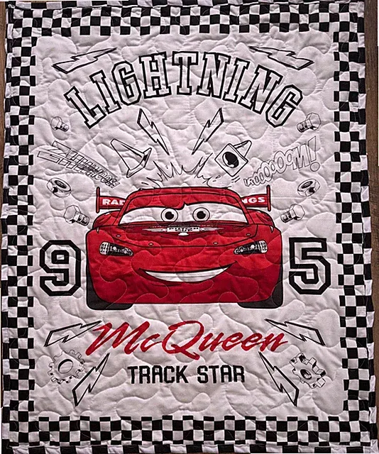 DISNEY PIXAR LIGHTNING MCQUEEN TRACK STAR #95 36"Wx44"L QUILTED BLANKET COTTON